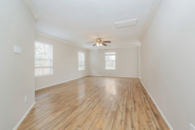 1,580/Mo, 1403 Natural Pine Trl Conroe, TX 77301 Living Room View