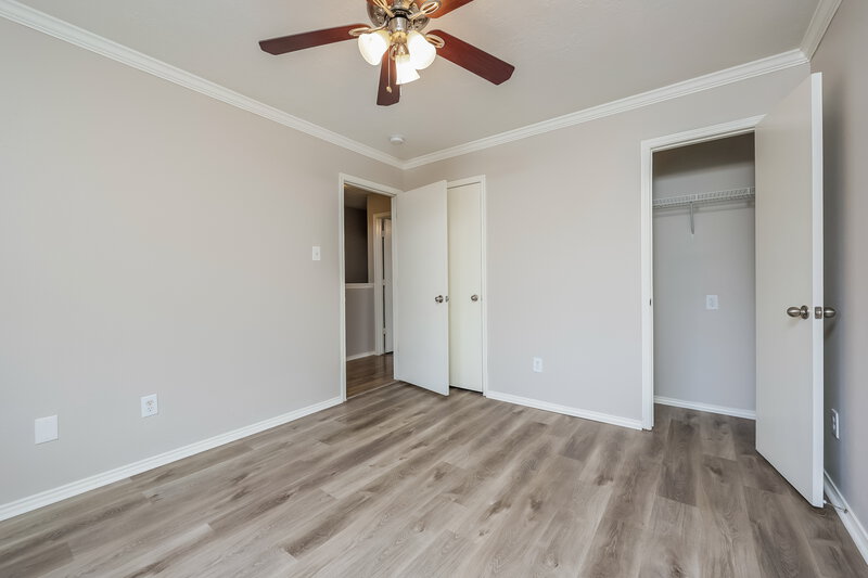 1,580/Mo, 1403 Natural Pine Trl Conroe, TX 77301 Bedroom View 2