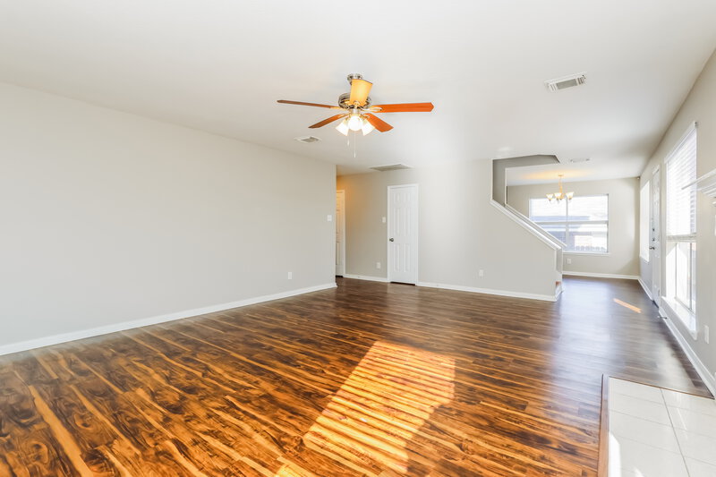 1,985/Mo, 10410 Enchanted Montgomery, TX 77356 Living Room View 3