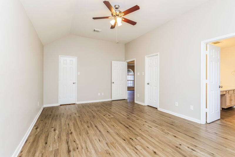 1,985/Mo, 10410 Enchanted Montgomery, TX 77356 Main Bedroom View 2