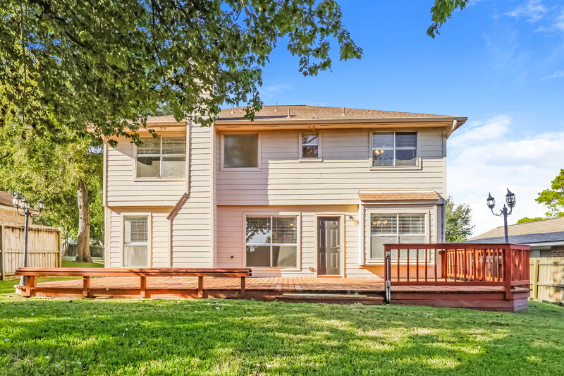 1,985/Mo, 10410 Enchanted Montgomery, TX 77356 Rear View