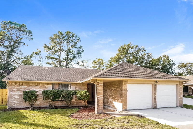 1,800/Mo, 11618 Woodbuck Trail Houston, TX 77013 Front View