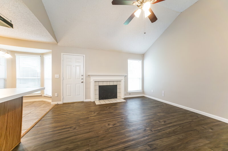1,870/Mo, 1638 Rushworth Dr Houston, TX 77014 Living Room View 2