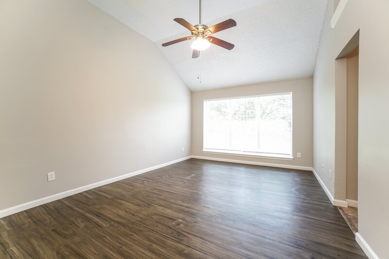 1,870/Mo, 1638 Rushworth Dr Houston, TX 77014 Main Bedroom View 2