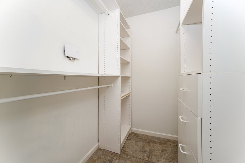1,870/Mo, 1638 Rushworth Dr Houston, TX 77014 Walk In Closet View