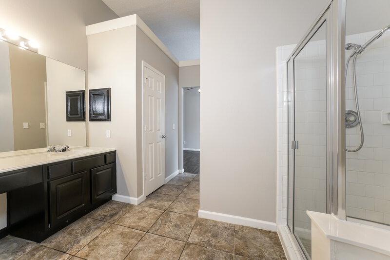 1,870/Mo, 1638 Rushworth Dr Houston, TX 77014 Bathroom View