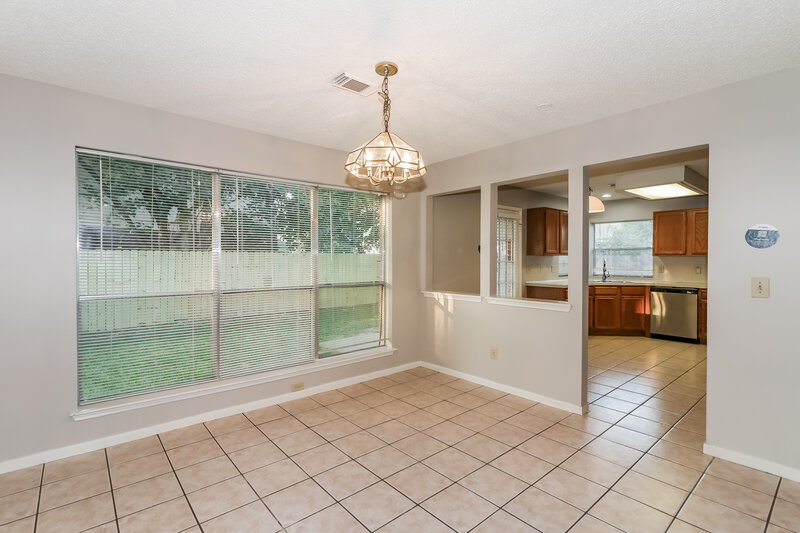 1,775/Mo, 1602 Clear Valley Dr Houston, TX 77014 Dining Room View