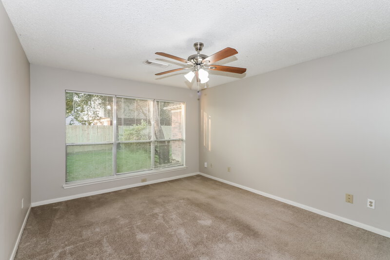 1,775/Mo, 1602 Clear Valley Dr Houston, TX 77014 Main Bedroom View