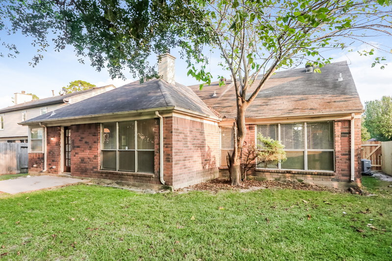 1,775/Mo, 1602 Clear Valley Dr Houston, TX 77014 Rear View