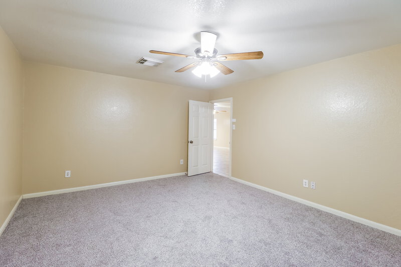 1,605/Mo, 15515 Waverly Dr Houston, TX 77032 Main Bedroom View 2