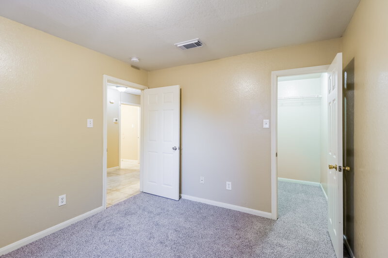 1,605/Mo, 15515 Waverly Dr Houston, TX 77032 Bedroom View