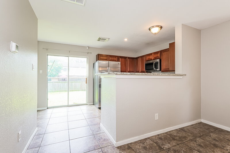 1,695/Mo, 2130 Whittier Dr Houston, TX 77032 Living Room View