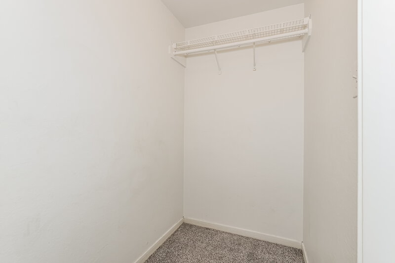 1,695/Mo, 2130 Whittier Dr Houston, TX 77032 Walk In Closet View