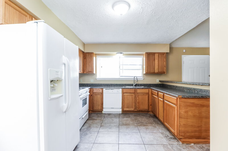 2,700/Mo, 14810 Wind Free Dr Houston, TX 77040 Kitchen View