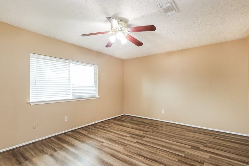 2,700/Mo, 14810 Wind Free Dr Houston, TX 77040 Main Bedroom View 2