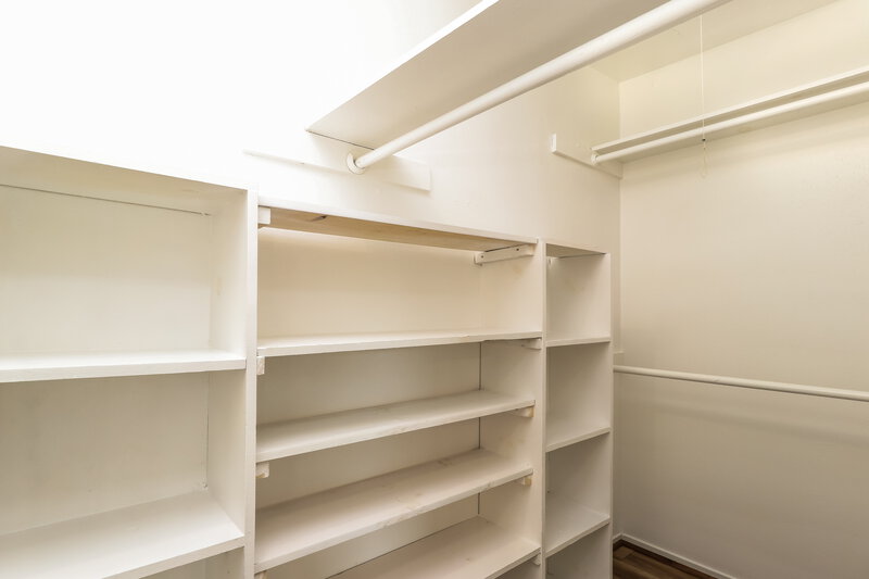 2,700/Mo, 14810 Wind Free Dr Houston, TX 77040 Walk In Closet View