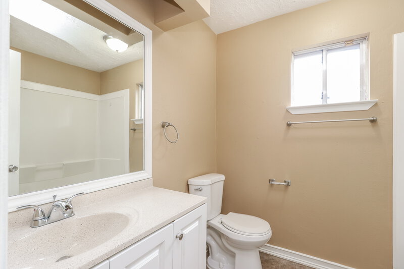 2,700/Mo, 14810 Wind Free Dr Houston, TX 77040 Bathroom View