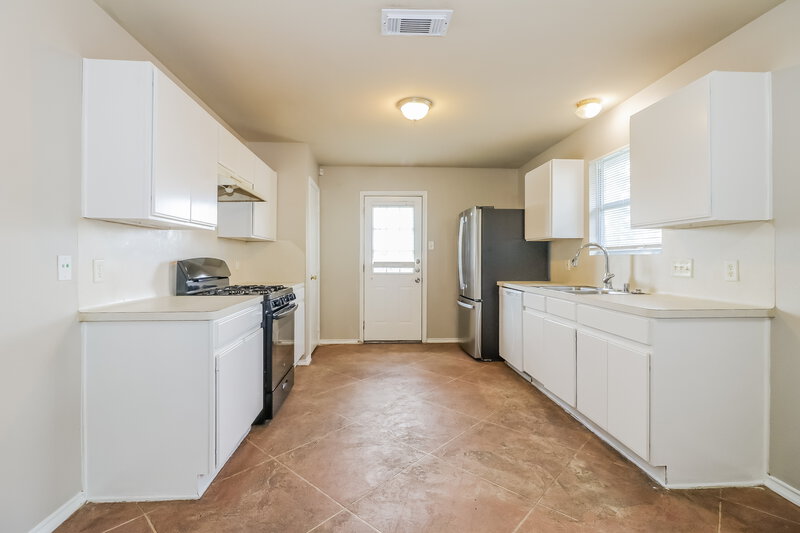 1,630/Mo, 12531 Roxdale Ridge Dr Houston, TX 77044 Kitchen View
