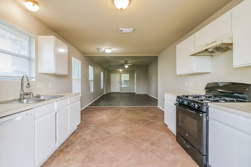 1,630/Mo, 12531 Roxdale Ridge Dr Houston, TX 77044 Kitchen View 2