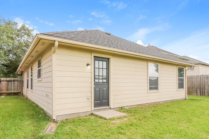 1,630/Mo, 12531 Roxdale Ridge Dr Houston, TX 77044 Rear View
