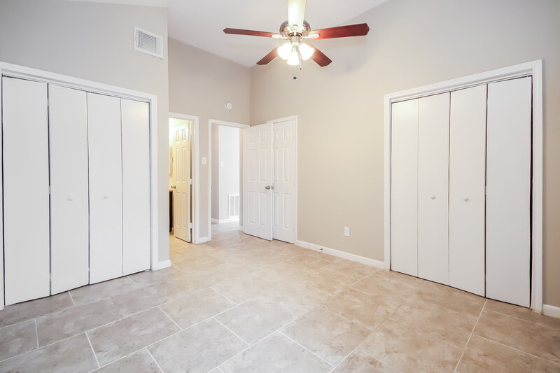 1,570/Mo, 11911 Greenglen Dr Houston, TX 77044 Main Bedroom View 2