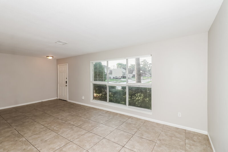1,635/Mo, 11955 Drummond Park Dr Houston, TX 77044 Living Room View