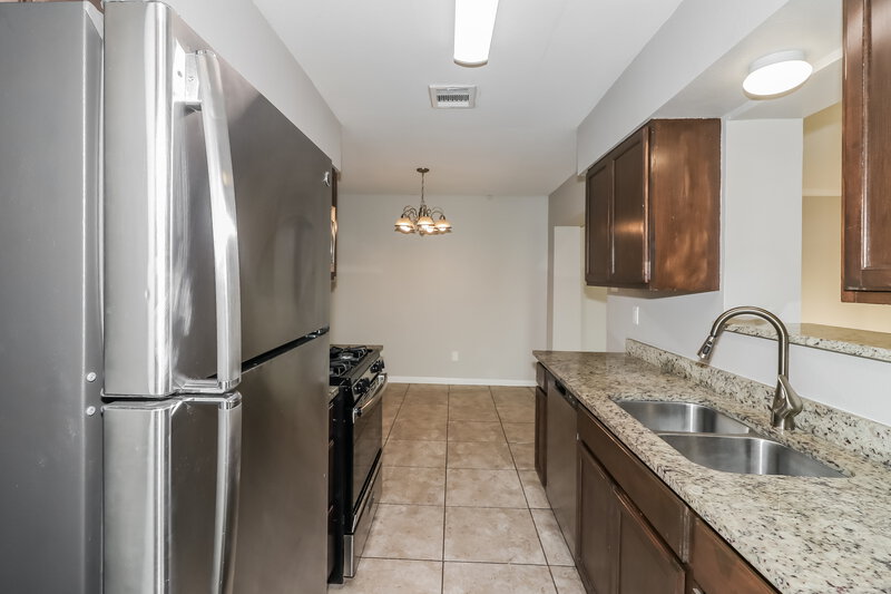 1,635/Mo, 11955 Drummond Park Dr Houston, TX 77044 Kitchen View