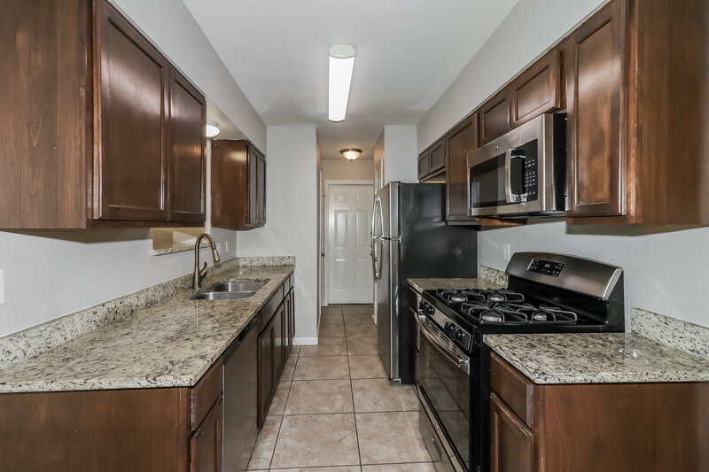 1,635/Mo, 11955 Drummond Park Dr Houston, TX 77044 Kitchen View 2