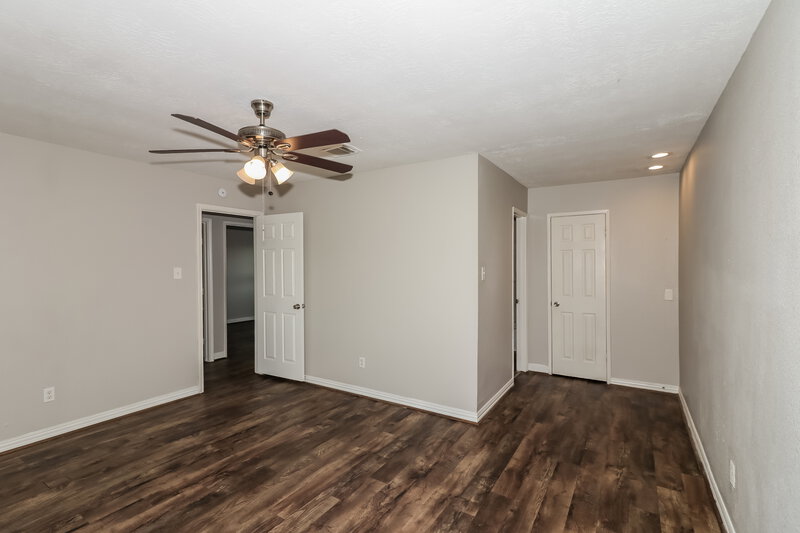 1,635/Mo, 11955 Drummond Park Dr Houston, TX 77044 Main Bedroom View