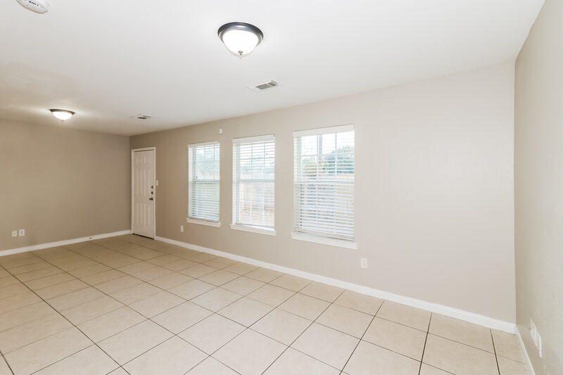 1,465/Mo, 4966 N Cancun Dr Houston, TX 77045 Living Room View