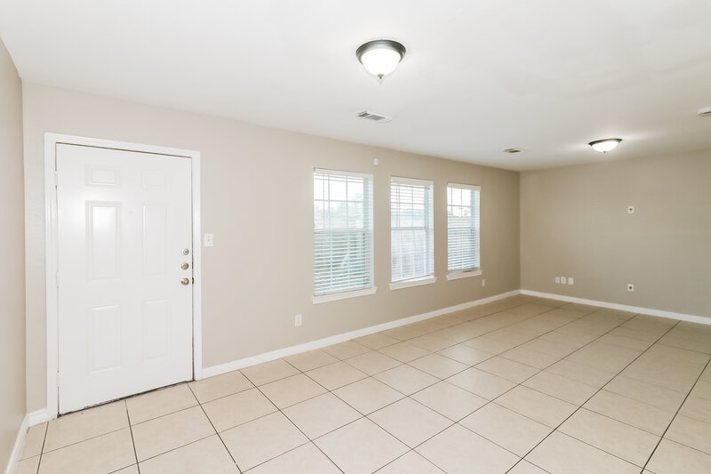 1,465/Mo, 4966 N Cancun Dr Houston, TX 77045 Living Room View 2
