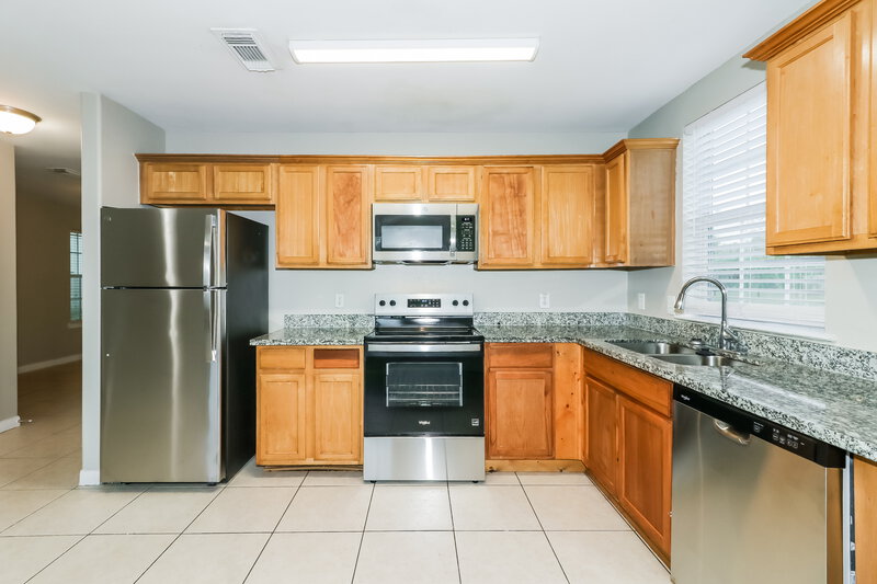 1,465/Mo, 4966 N Cancun Dr Houston, TX 77045 Kitchen View
