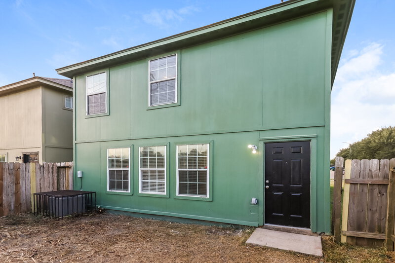 1,465/Mo, 4966 N Cancun Dr Houston, TX 77045 Rear View