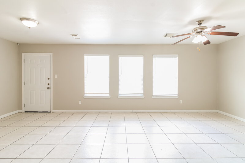 1,685/Mo, 13732 W Cancun Dr Houston, TX 77045 Dining Room View