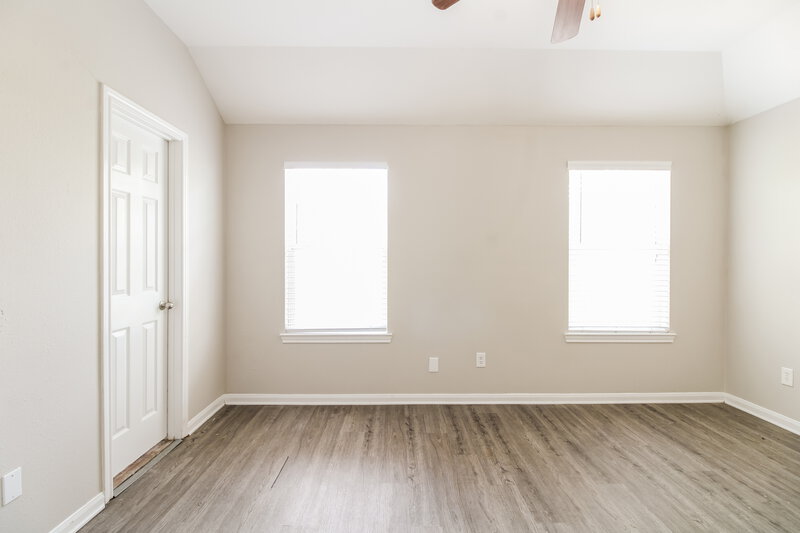 1,685/Mo, 13732 W Cancun Dr Houston, TX 77045 Main Bedroom View
