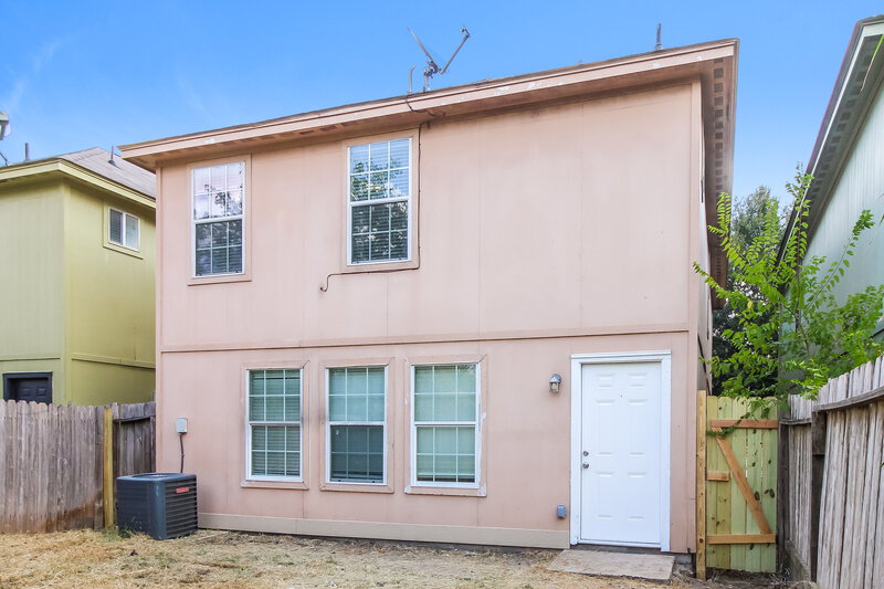 1,685/Mo, 13732 W Cancun Dr Houston, TX 77045 Rear View