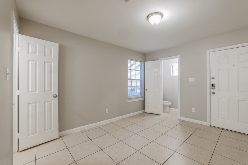 1,710/Mo, 4915 N Cancun Dr Houston, TX 77045 Living Room View