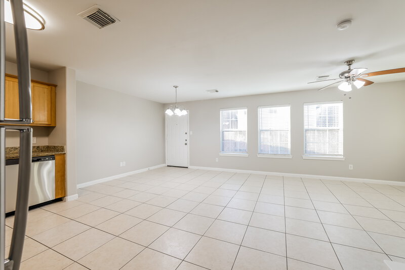 1,710/Mo, 4915 N Cancun Dr Houston, TX 77045 Dining Room View