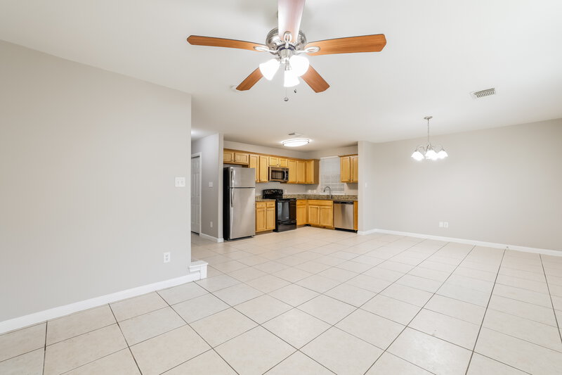 1,710/Mo, 4915 N Cancun Dr Houston, TX 77045 Dining Room View 2