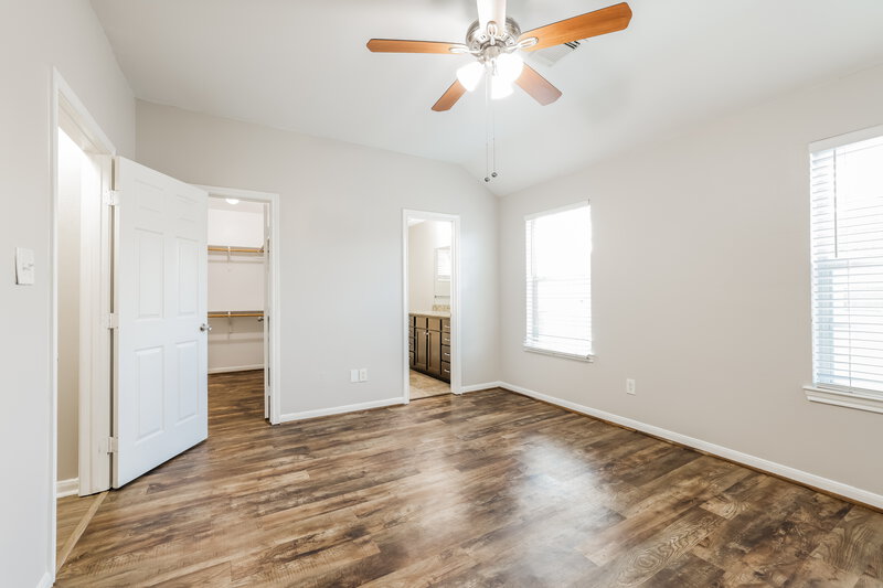 1,710/Mo, 4915 N Cancun Dr Houston, TX 77045 Main Bedroom View