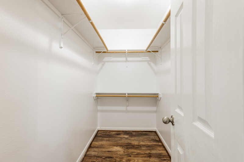 1,710/Mo, 4915 N Cancun Dr Houston, TX 77045 Walk In Closet View