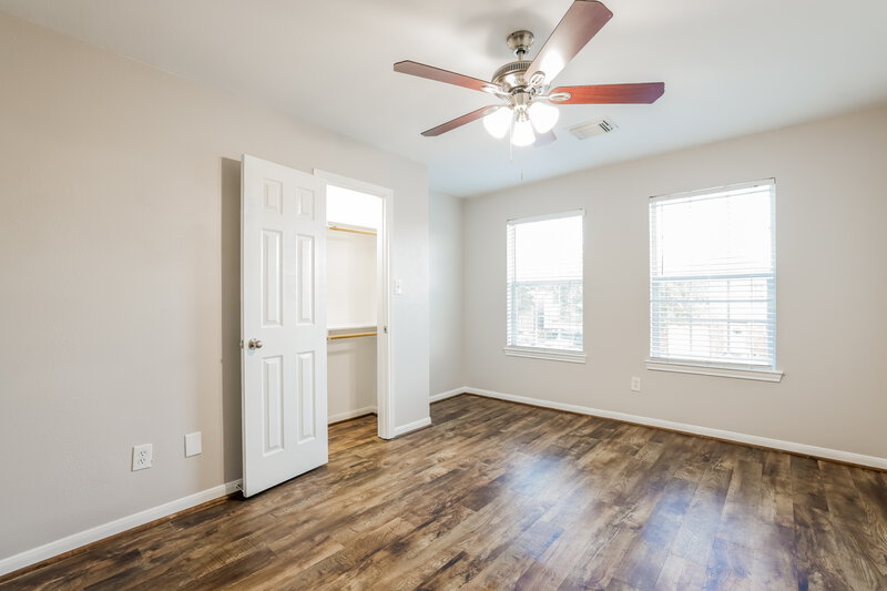1,710/Mo, 4915 N Cancun Dr Houston, TX 77045 Bedroom View