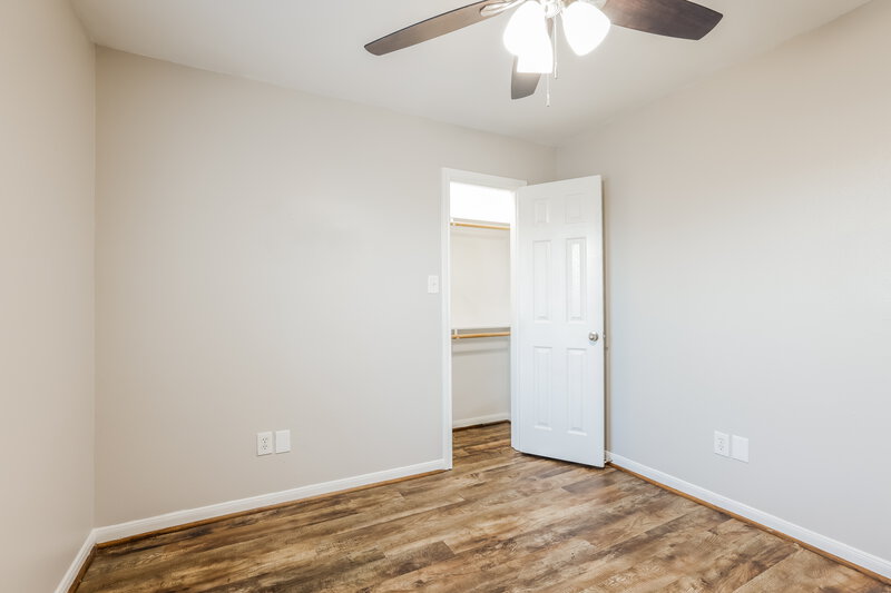 1,710/Mo, 4915 N Cancun Dr Houston, TX 77045 Bedroom View 3