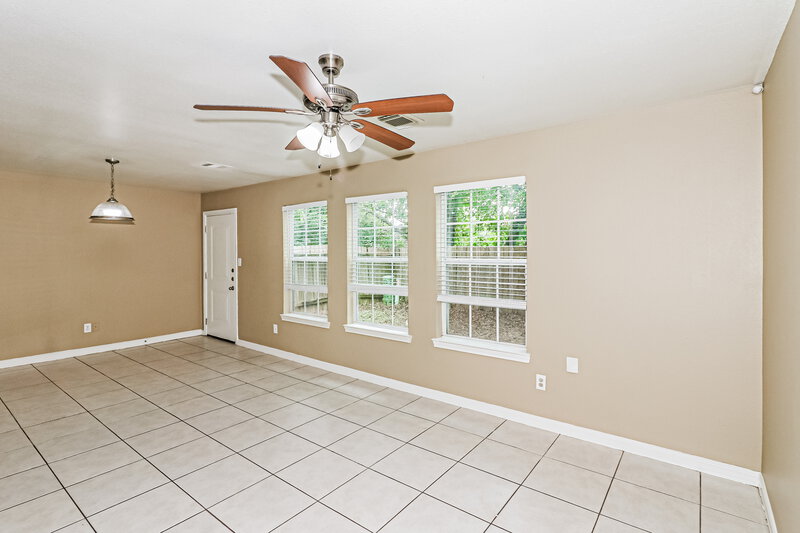 1,740/Mo, 4939 S Cancun Dr Houston, TX 77045 Living Room View 2