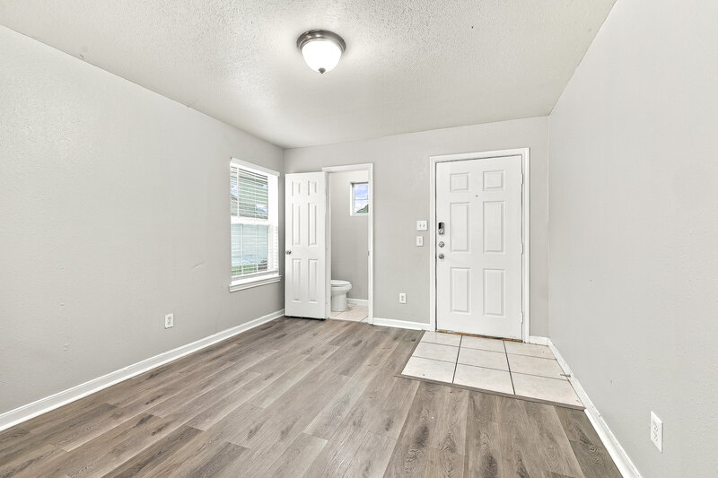 1,665/Mo, 4939 S Cancun Dr Houston, TX 77045 Living Room View