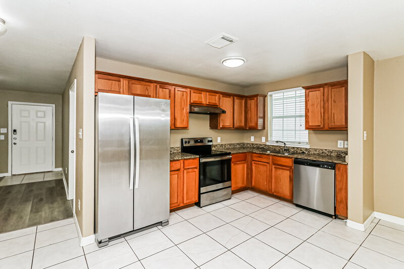 1,740/Mo, 4939 S Cancun Dr Houston, TX 77045 Kitchen View 2