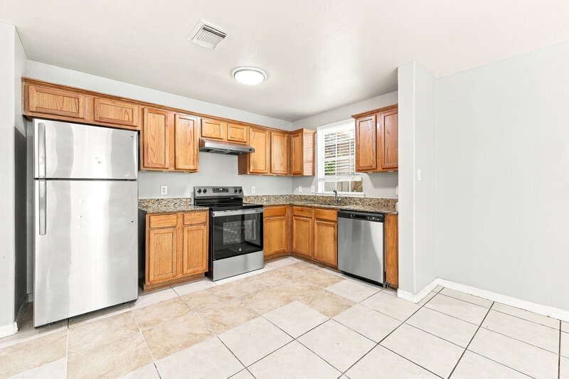 1,665/Mo, 4939 S Cancun Dr Houston, TX 77045 Kitchen View