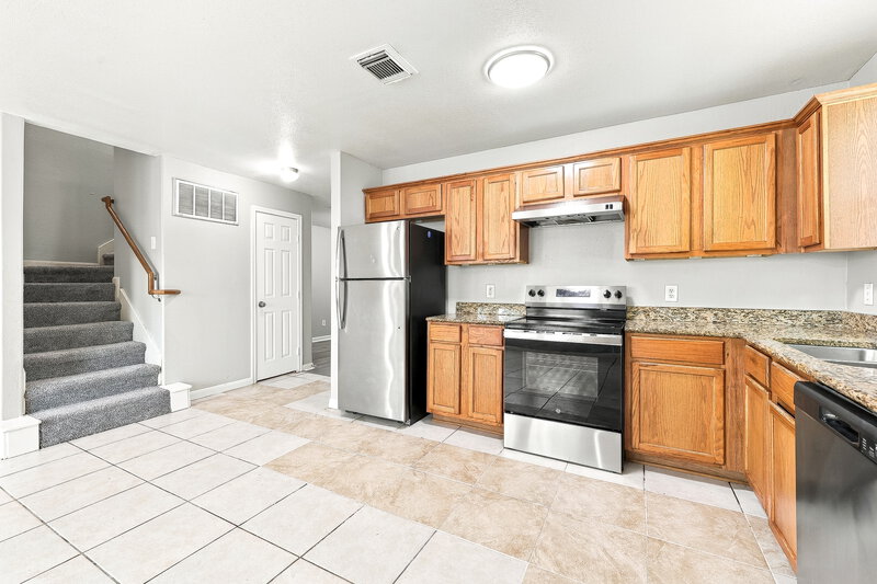 1,665/Mo, 4939 S Cancun Dr Houston, TX 77045 Kitchen View 2