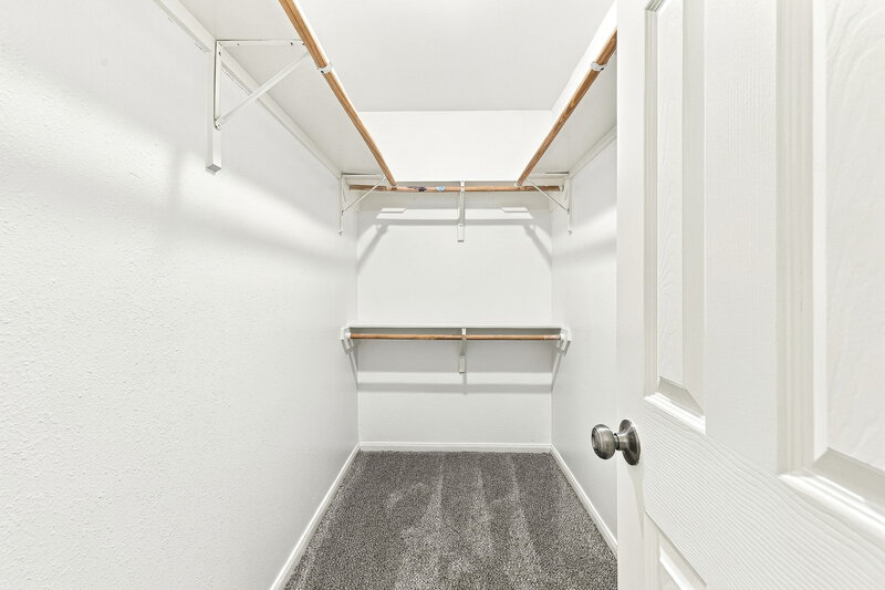 1,665/Mo, 4939 S Cancun Dr Houston, TX 77045 Closet View