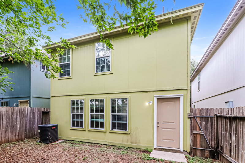 1,740/Mo, 4939 S Cancun Dr Houston, TX 77045 Rear View